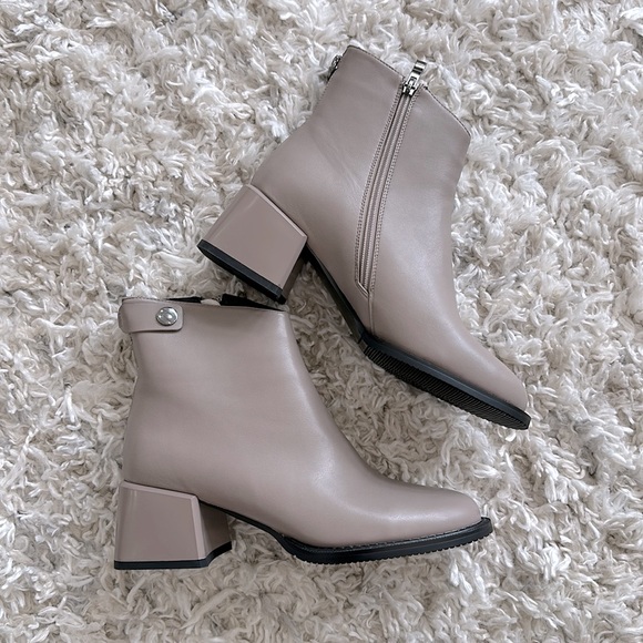 NWOT Leather European Booties - Picture 2 of 7